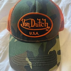 Von Dutch camo hat